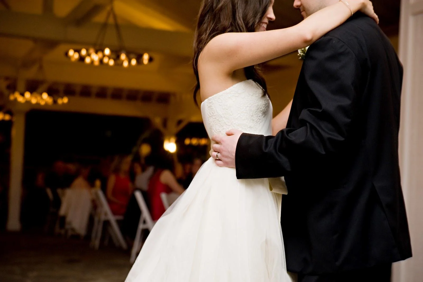 Learn a wedding routine for your first dance